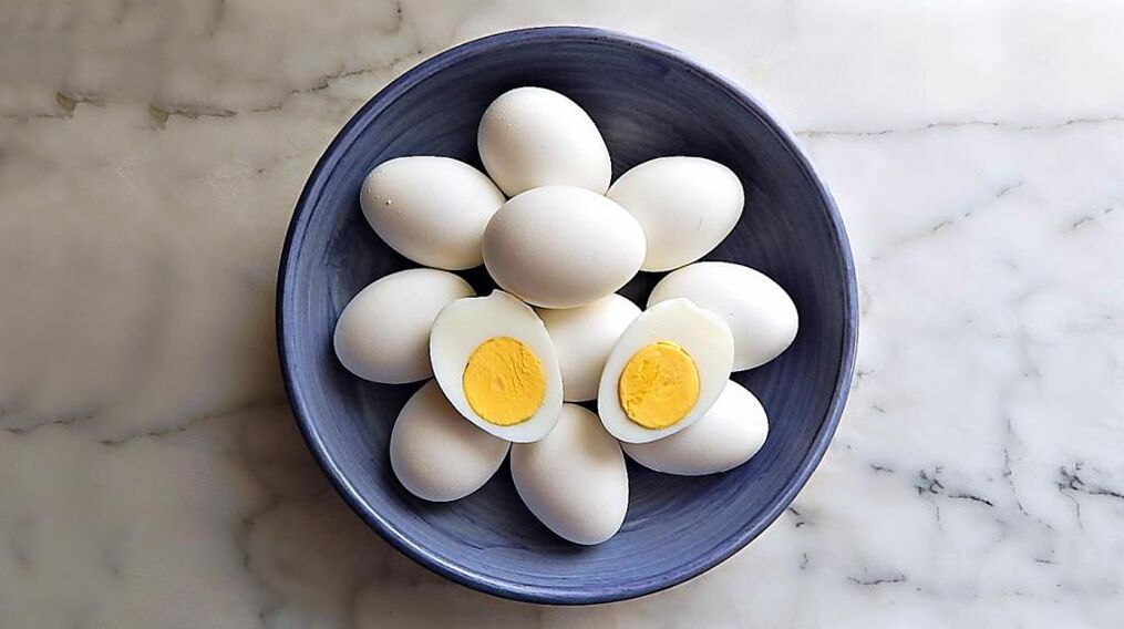 Ouăle de pui sunt un produs necesar în dieta chimică